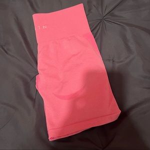 NVGTN BUBBLEGUM PINK CONTOUR SHORTS